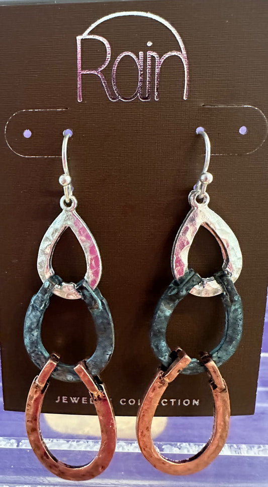 Mlt Horseshoe Links Rain Earrings